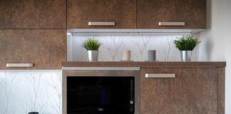 Czy matę chłodząca wkłada się do lodówki?