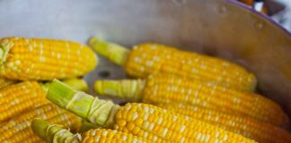 Ile kalorii ma popcorn z mikrofalówki? Ile kalorii ma popcorn z mikrofalówki?