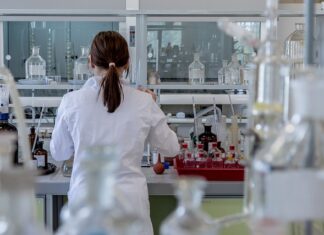 Do jakiego lekarza z Mięczakiem Zakaźnym?