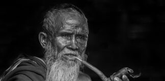 Czy fajka wodna się zaciąga?